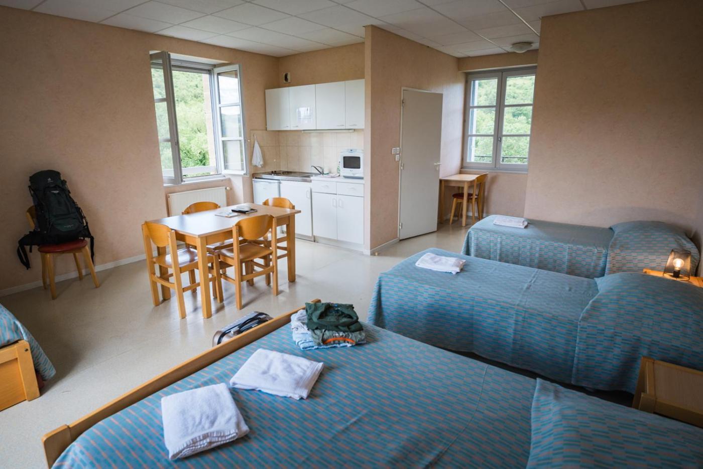 Hotel Accueil Du Couvent De Malet Saint-Côme-dʼOlt Habitación foto